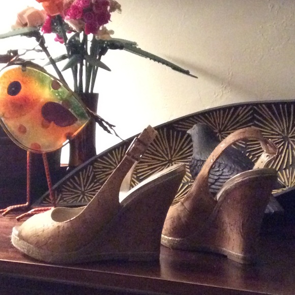 Lilly Pulitzer exquisite summer sandals - Picture 4 of 4